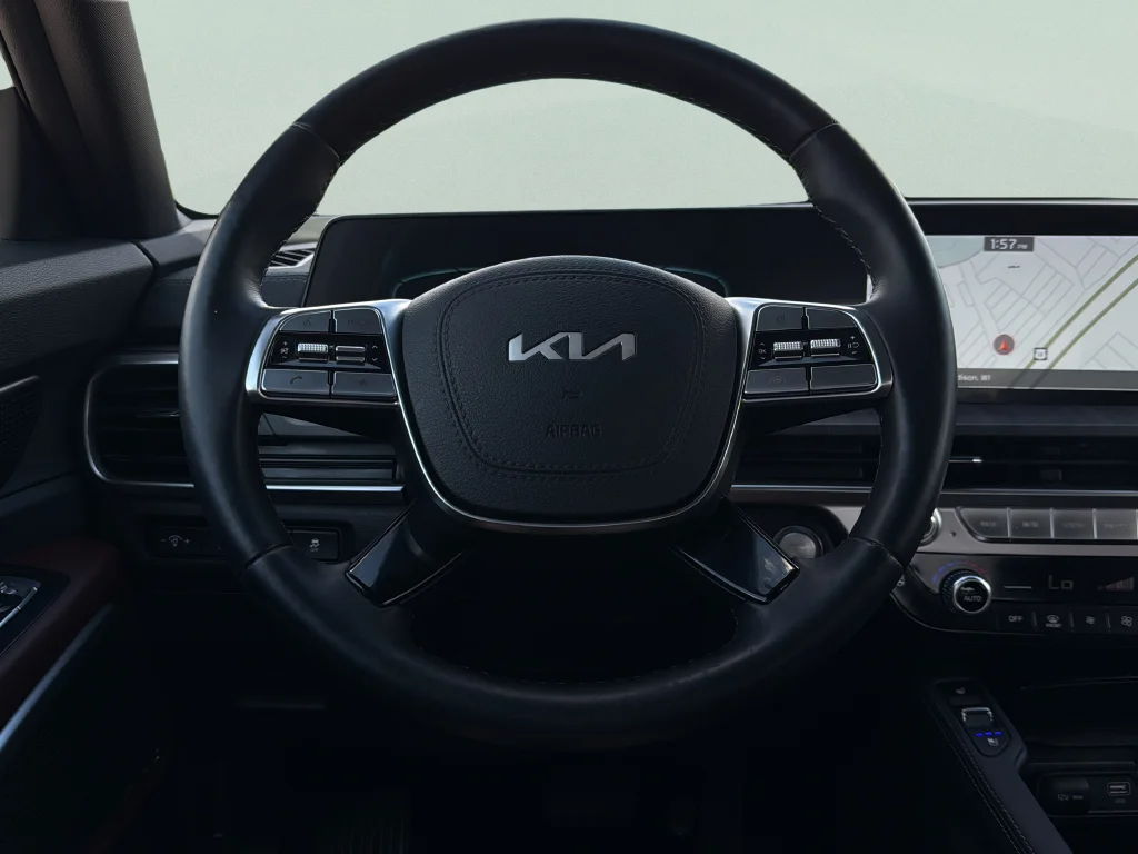 Used 2024 Glacial White Pearl Kia EX image 30