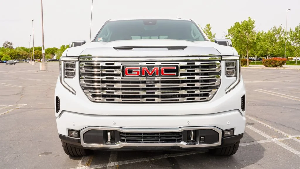 2026 GMC Sierra 1500 Denali - Photo 4