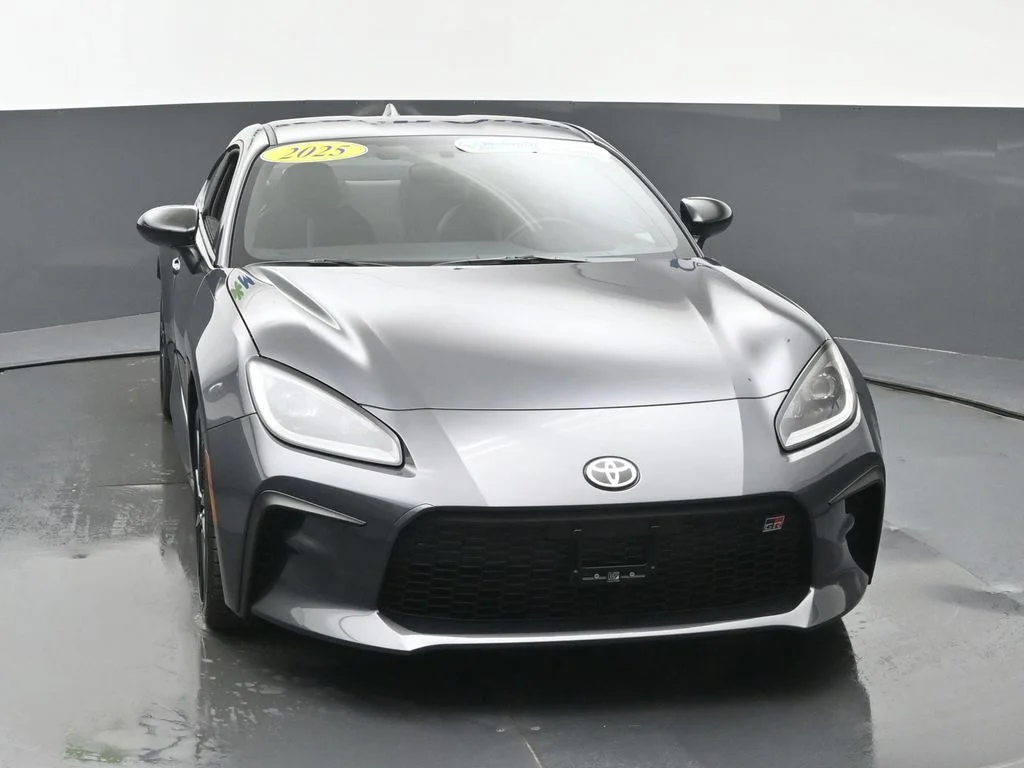 Used 2025  Toyota Premium image 5