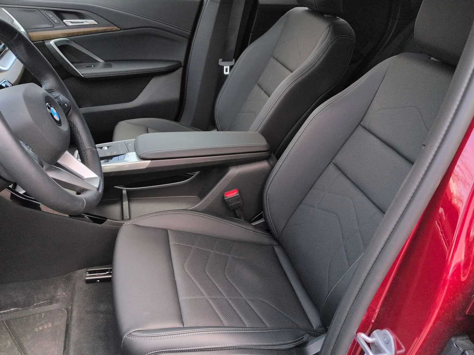 New 2026 Vegas Red Metallic BMW xDrive28i image 15