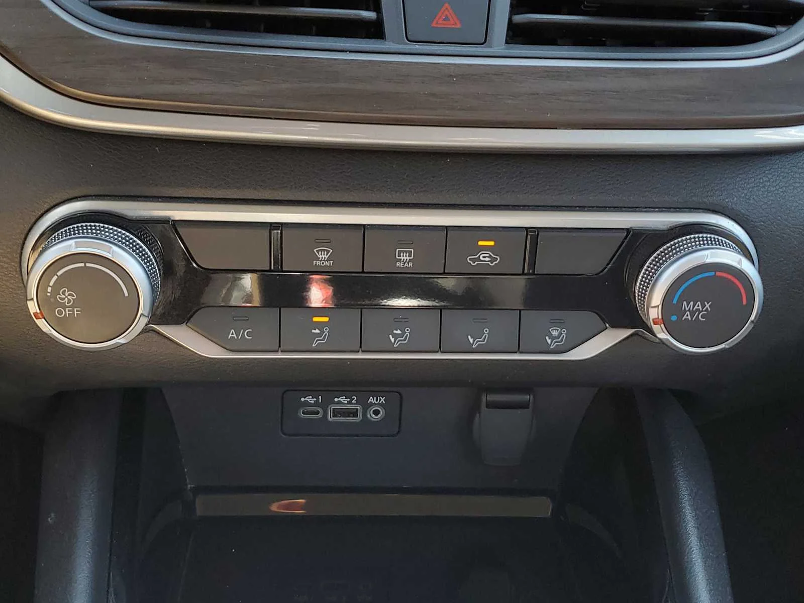 Used 2024 Gun Metallic Nissan 2.5 SV image 25