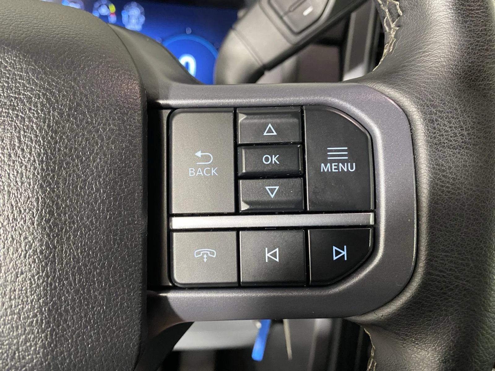 Used 2025 Iconic Silver Ford XLT image 16