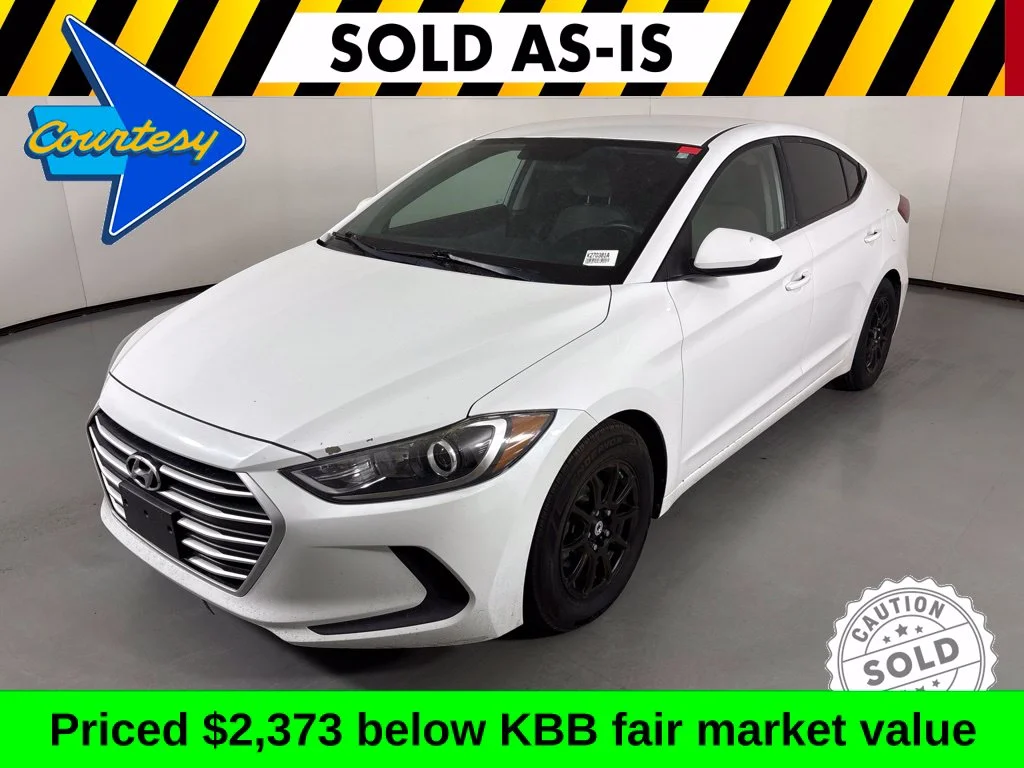 Used 2017 White Hyundai SE image 4