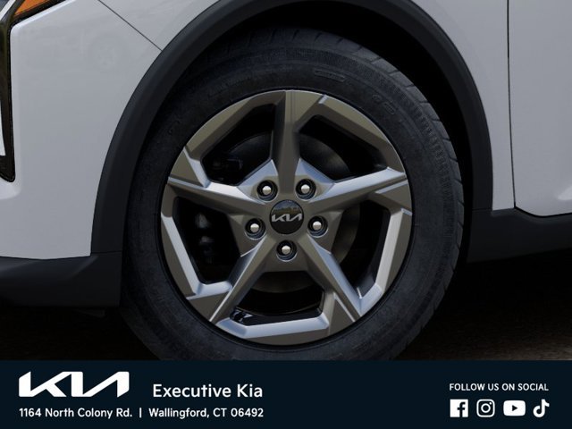 New 2026 Snow White Pearl Kia LXS image 9
