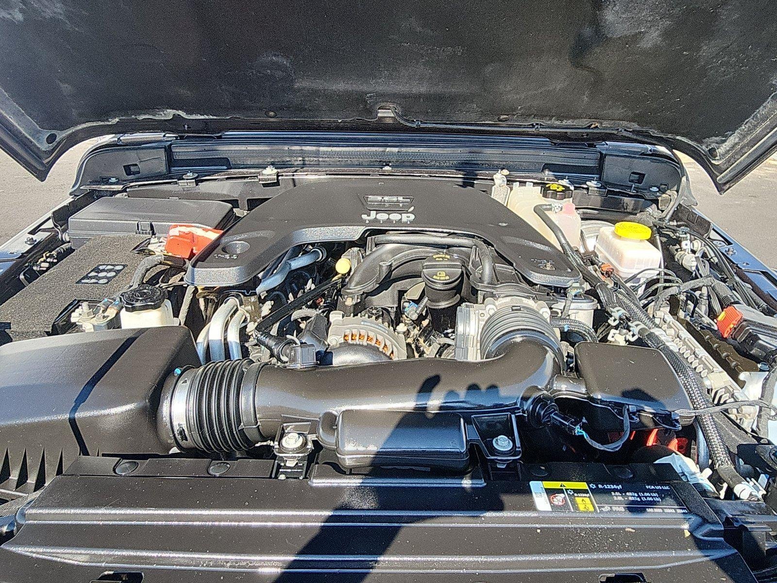 Used 2020  Jeep Rubicon image 11