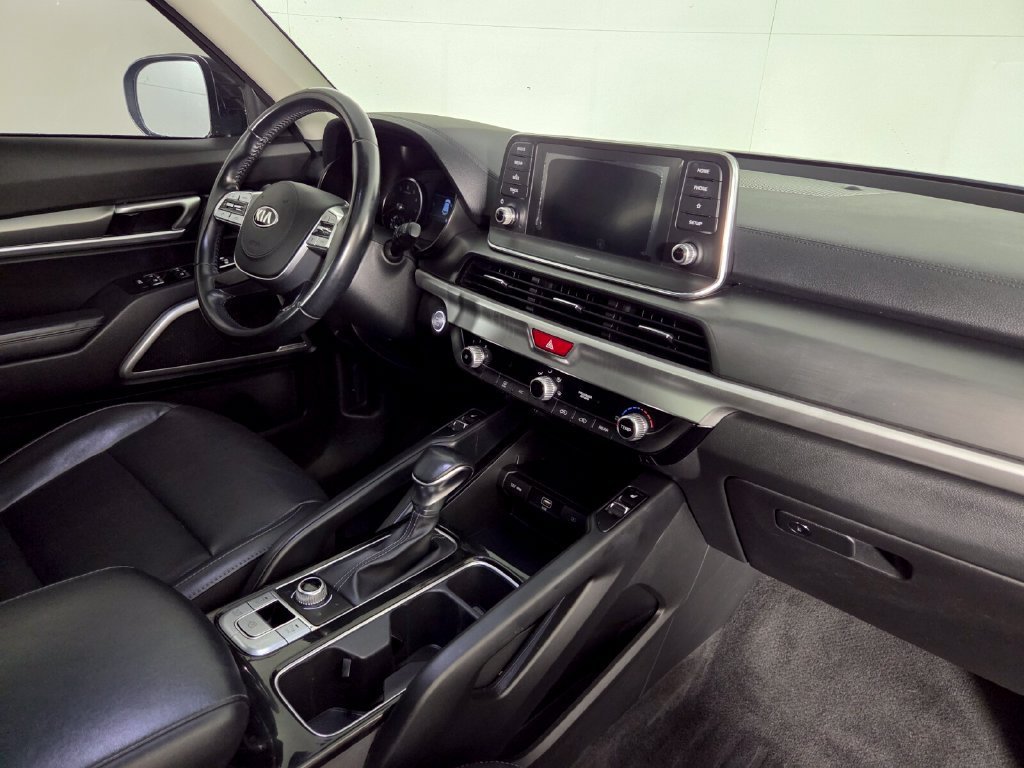 Certified Used 2021 Dark Moss Kia S image 32