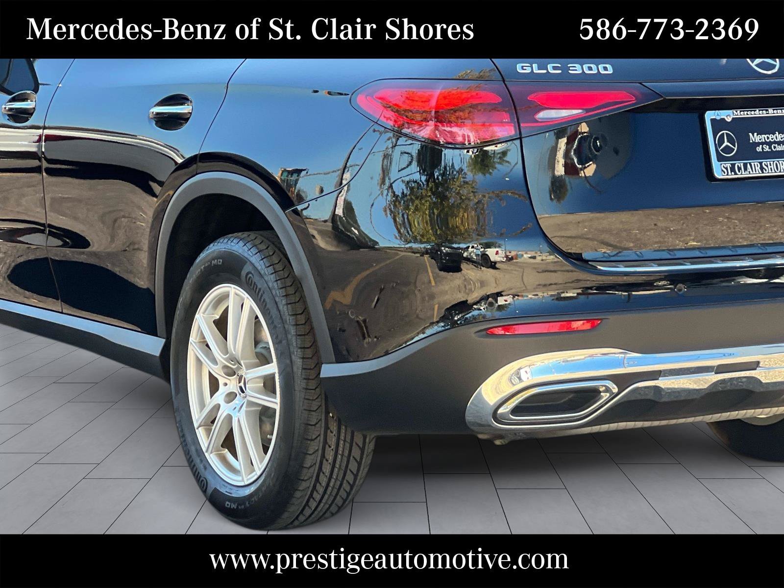Certified Used 2023 Black Mercedes-Benz GLC 300 image 4
