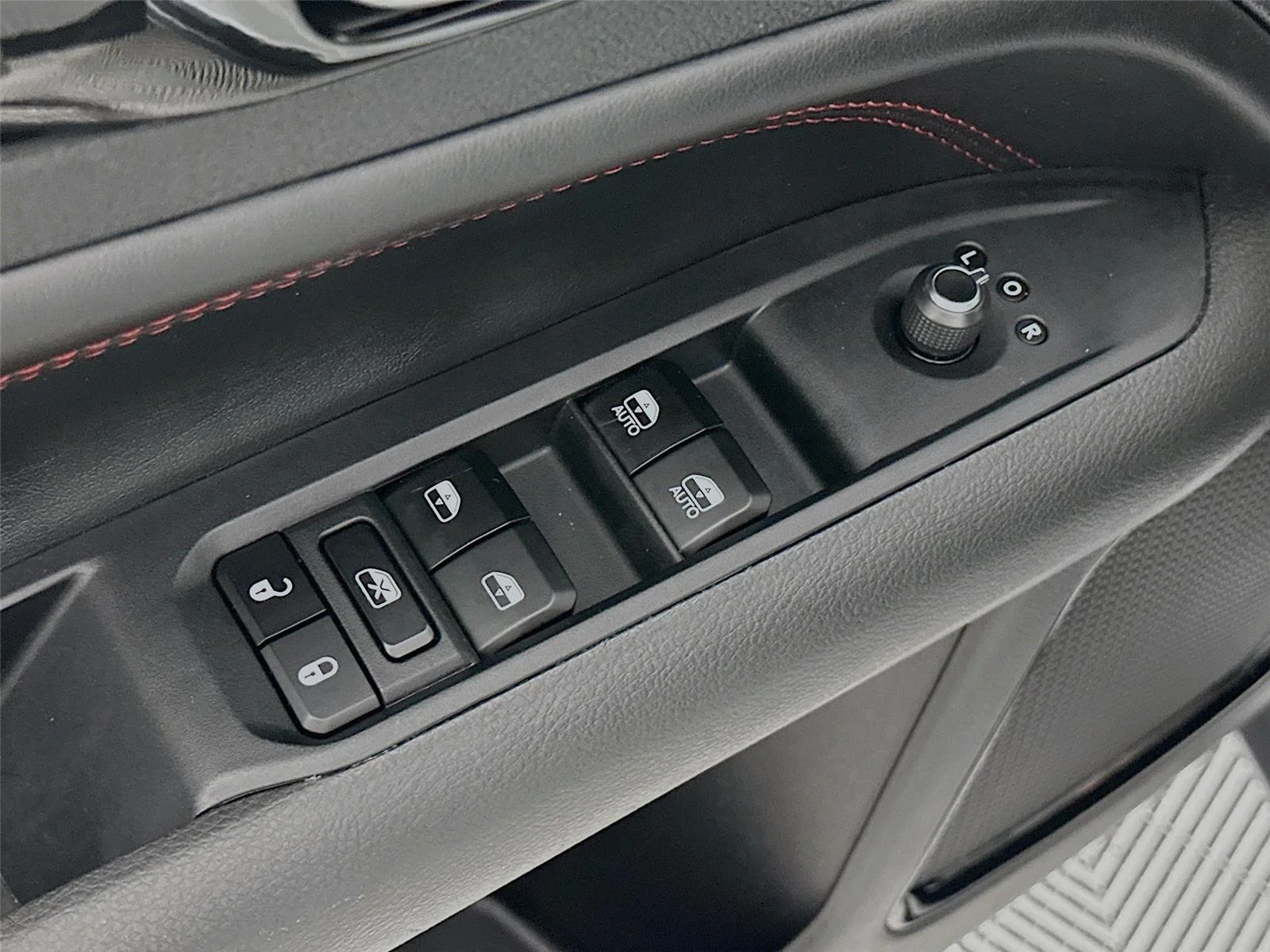 2025 Jeep Compass Trailhawk - Photo 19