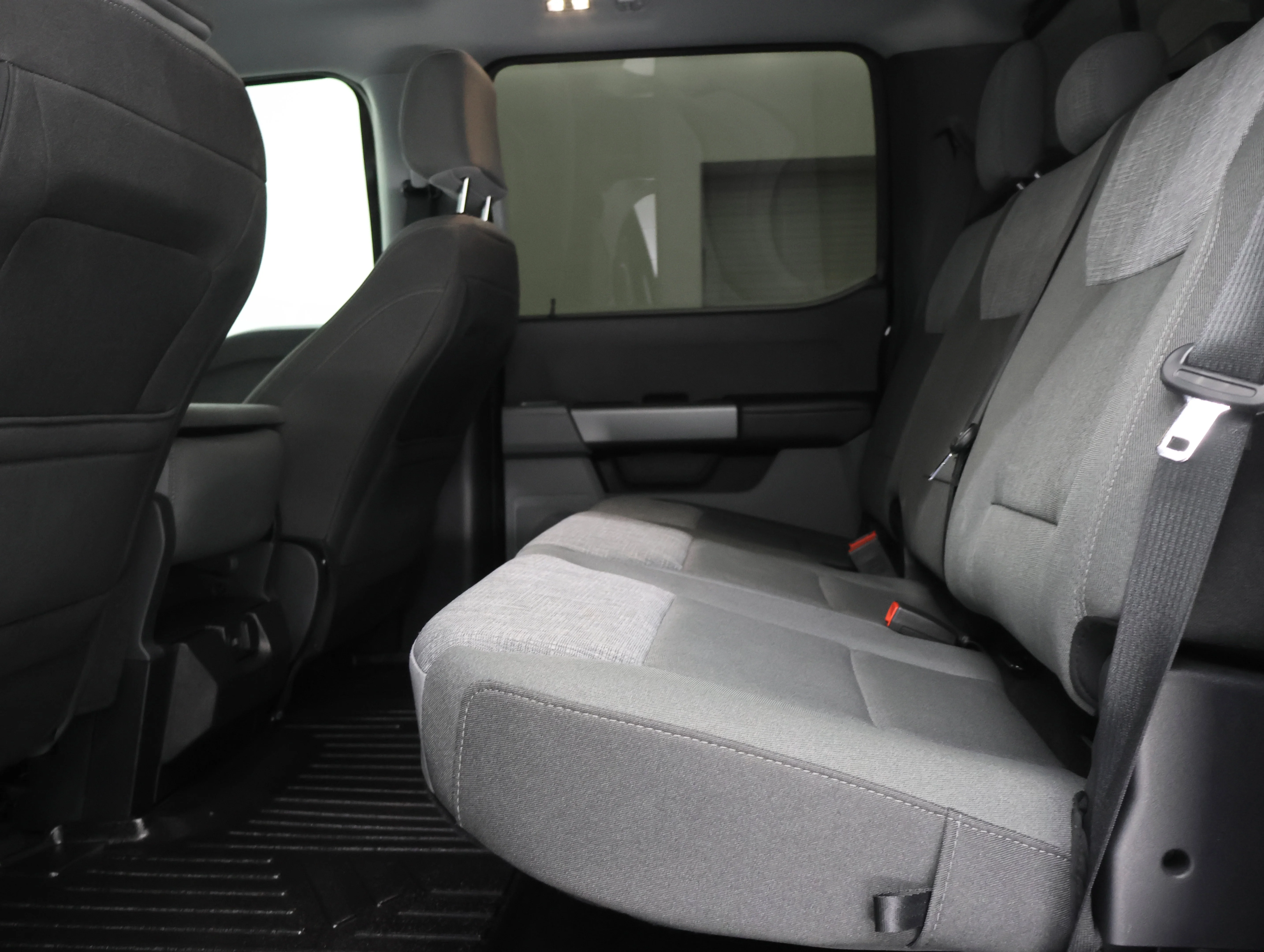 2025 Ford F-350 Super Duty XLT - Photo 31