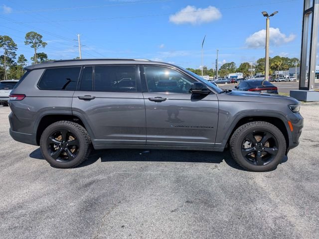 Used 2022 Gray Jeep Limited image 2