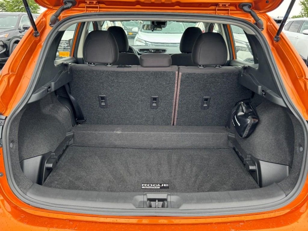 Used 2021 Orange Nissan S image 6