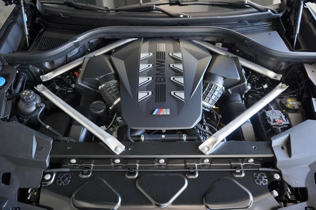 Used 2026 Black BMW M60i image 22