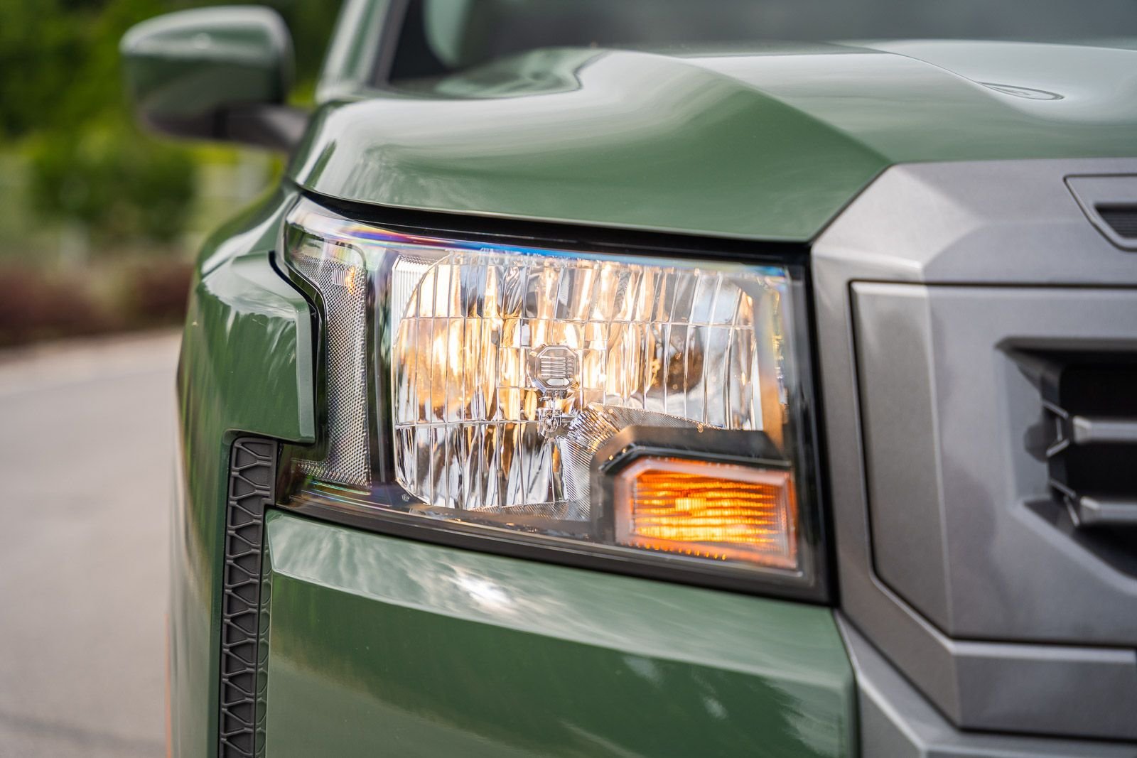 Used 2025 Green Nissan SV image 10