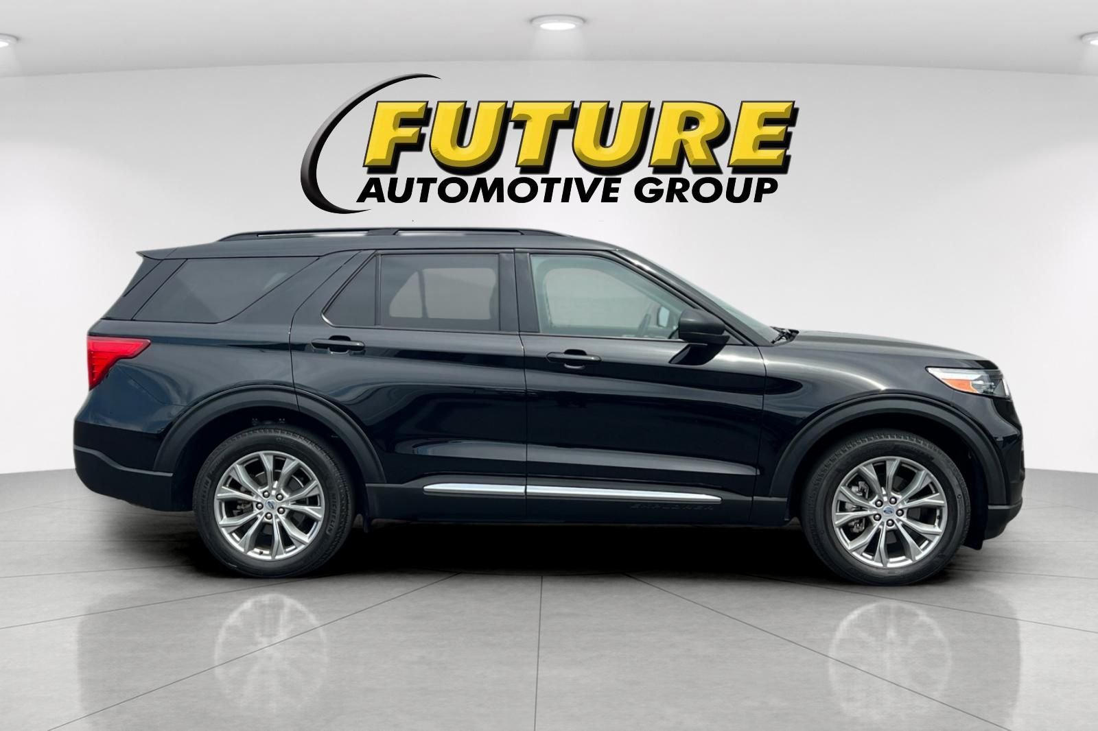 Used 2022 Black Ford XLT image 2