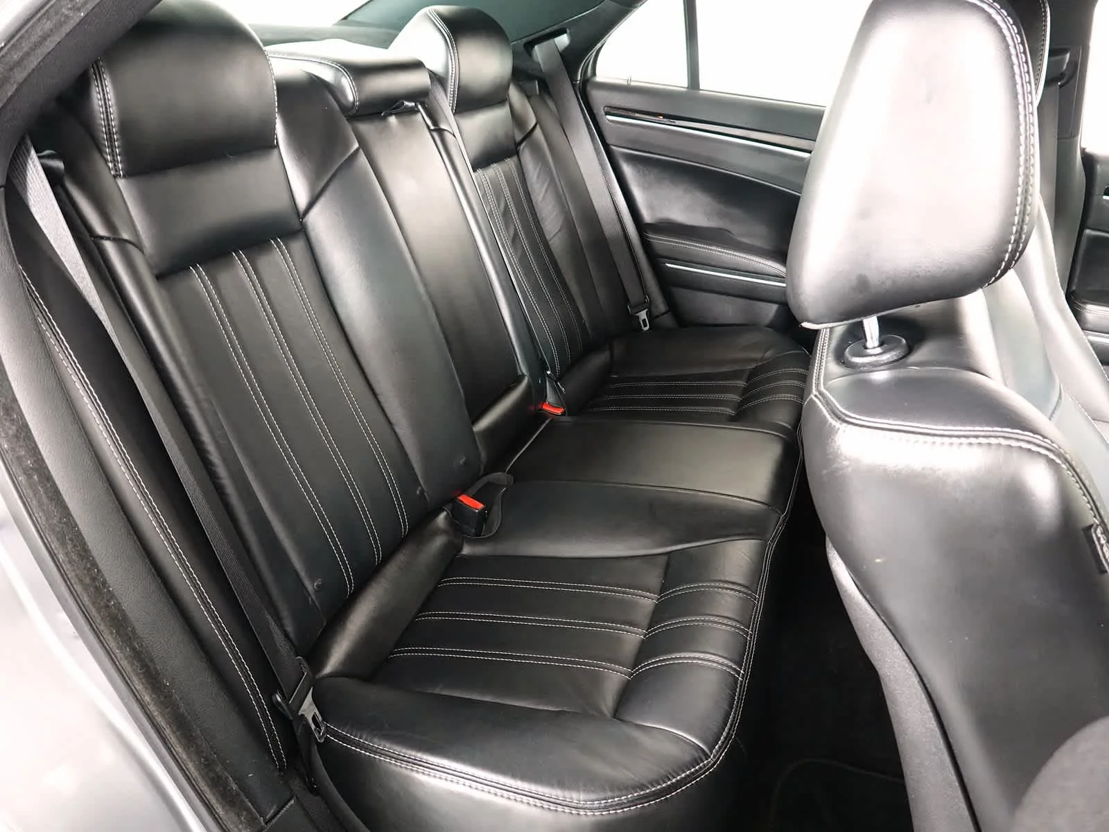 Used 2017 Billet Silver Metallic Clearcoat Chrysler 300S image 16