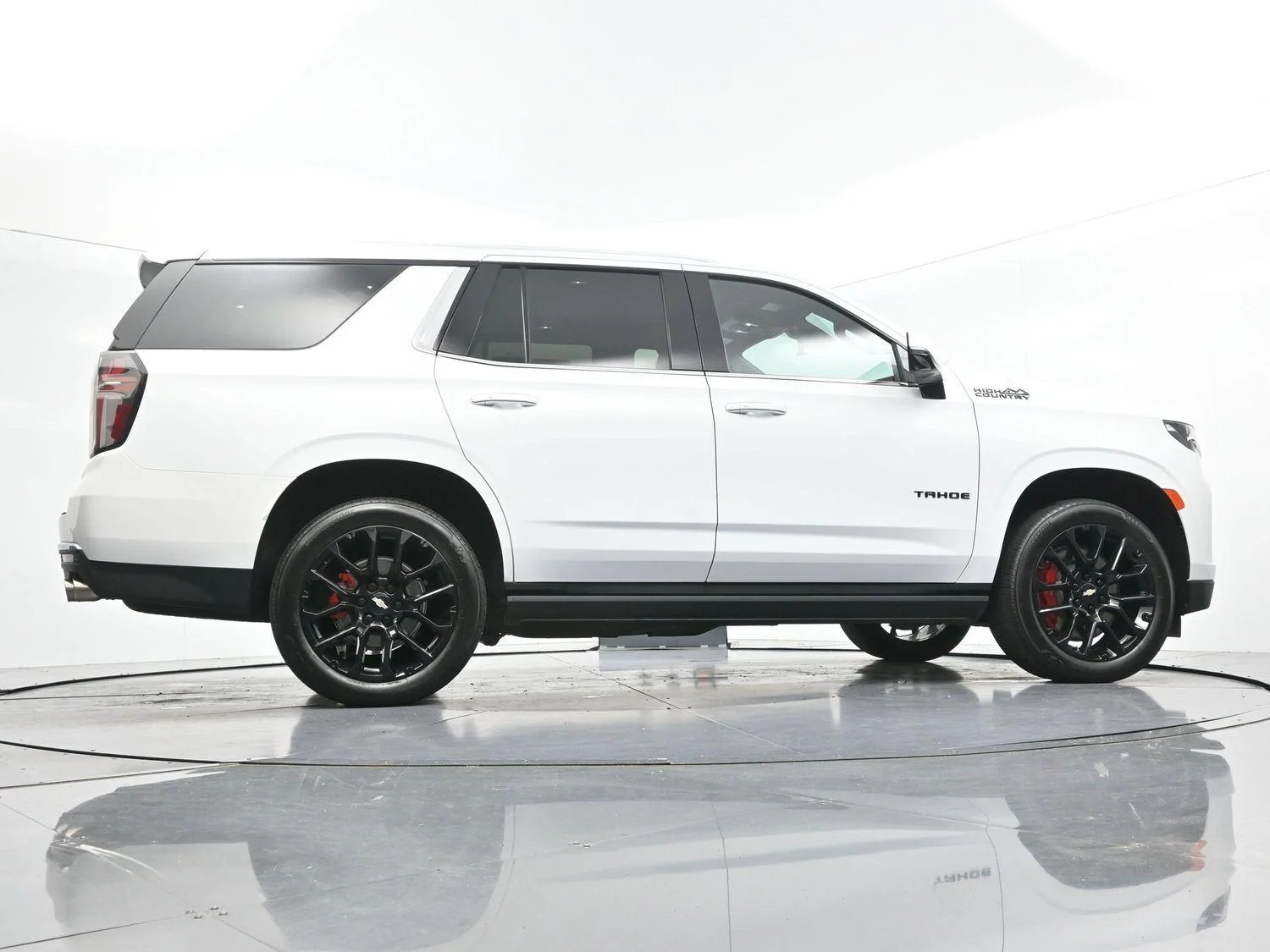 Used 2024 Summit White Chevrolet High Country image 54