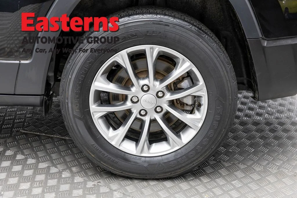 Used 2021 Black Jeep Latitude Plus image 8
