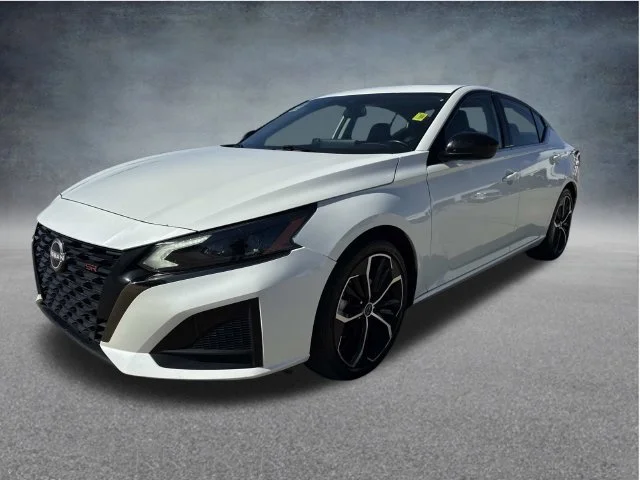 Used 2025 White Nissan 2.5 SR image 7