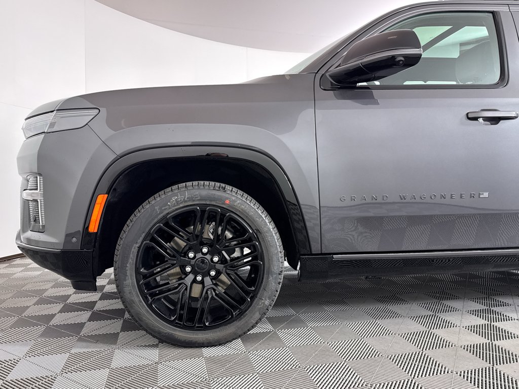 New 2026 Baltic-Gray Metallic Clear-Coat Exterior Paint Jeep Limited Reserve image 24