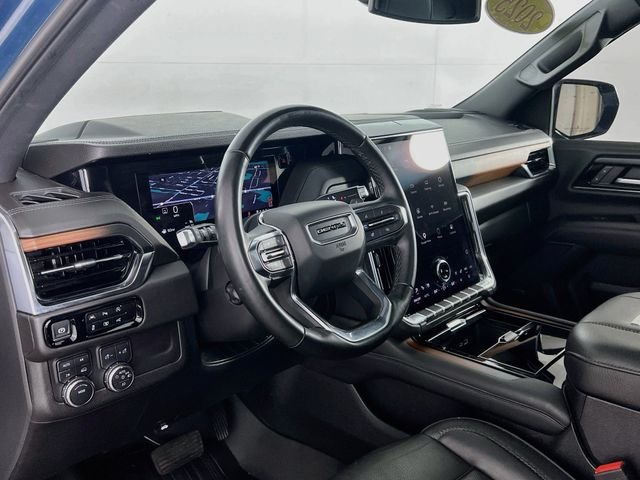 2025 GMC Yukon Denali - Photo 38