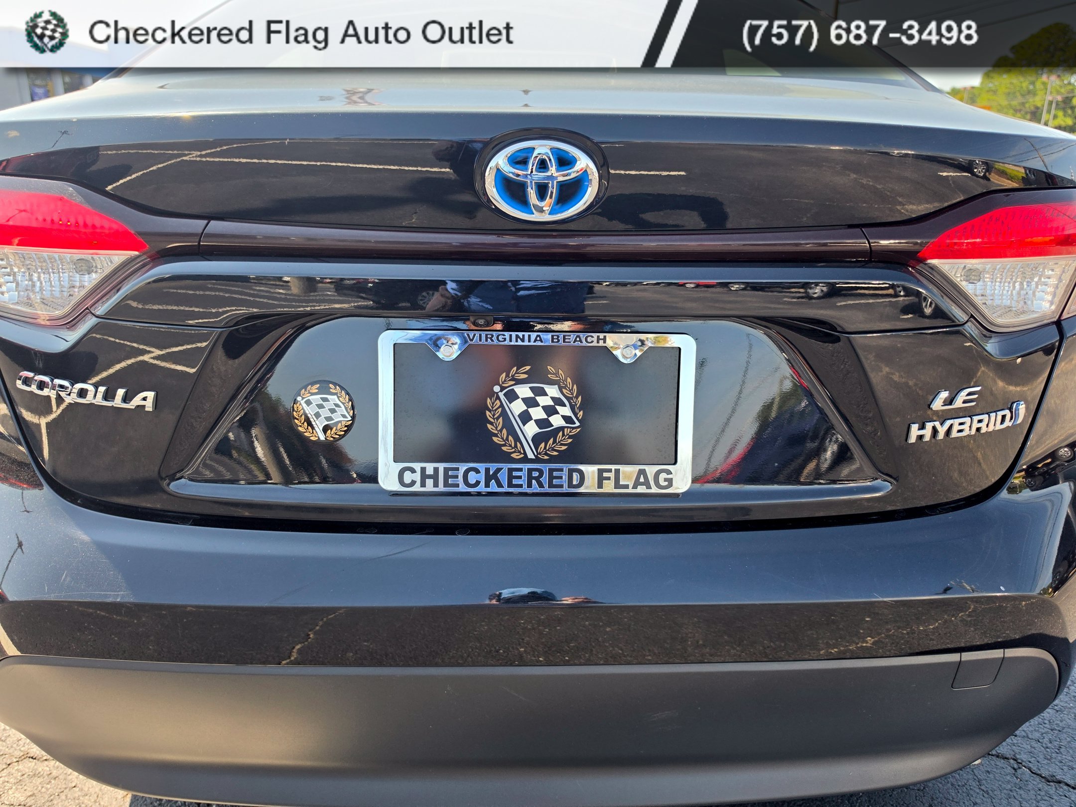 Used 2023 Midnight Black Metallic Toyota LE image 13
