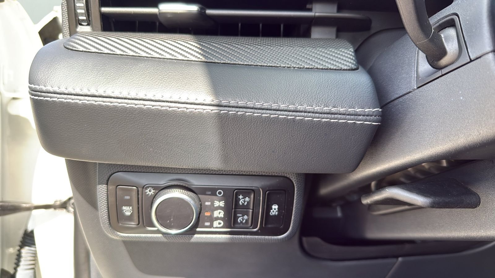 Used 2023 White Ford Premium image 17