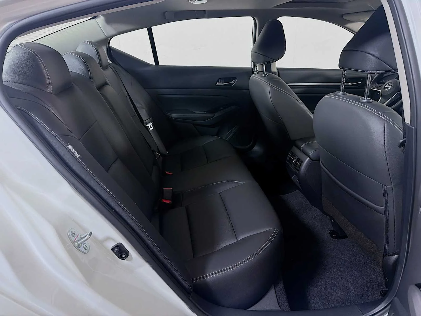 Certified Used 2025 Pearl White Tricoat Nissan SL image 23