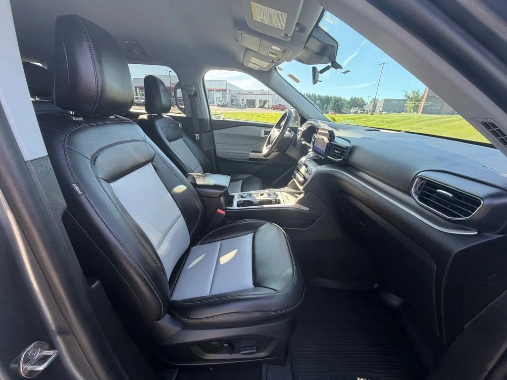 Used 2023 Gray Ford XLT image 34