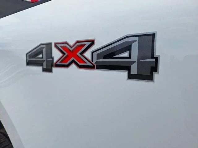 New 2026 Oxford White Ford F-250® XLT image 15