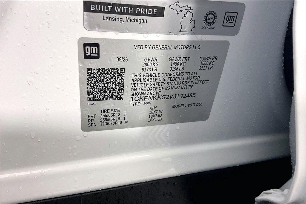 New 2027 Summit White GMC Elevation image 9
