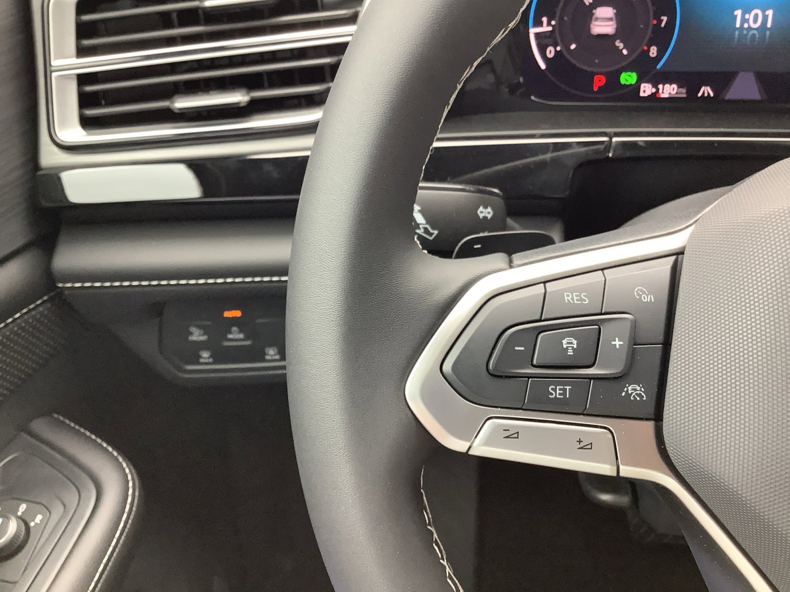 New 2026 Pure Gray Volkswagen 2.0T SE w/Technology image 27