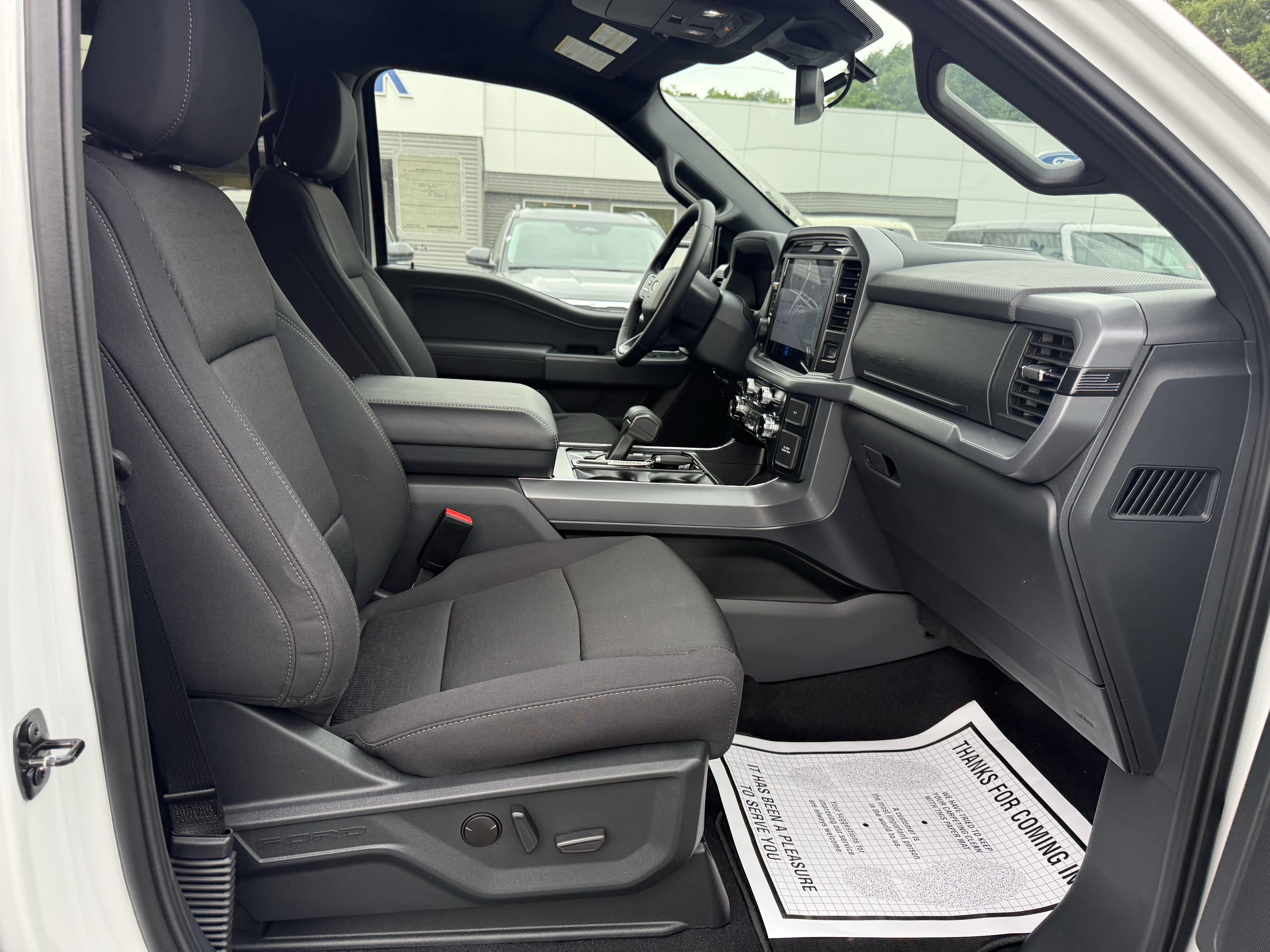New 2026 Oxford White Ford XLT image 3