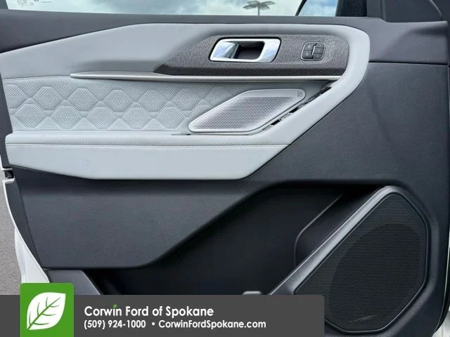 New 2026 Star White Metallic Tri-Coat Ford Platinum image 19