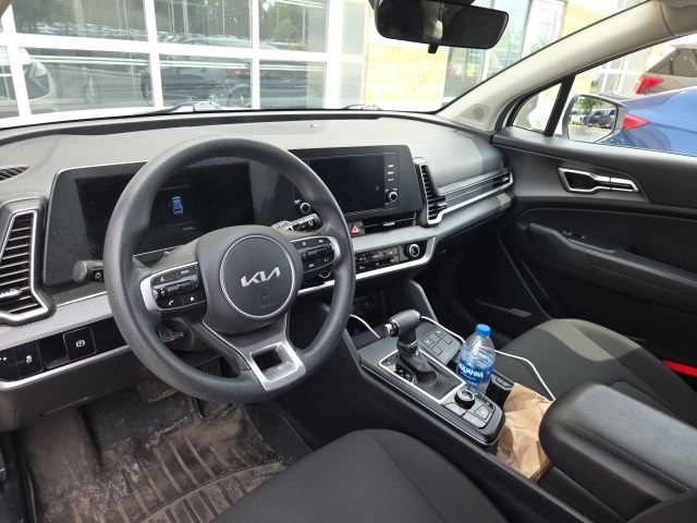 Used 2023 White Kia LX image 5