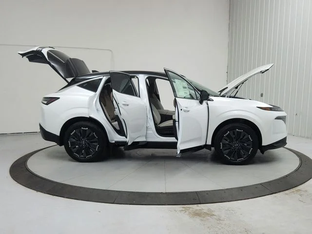 New 2026 White Nissan Platinum image 16
