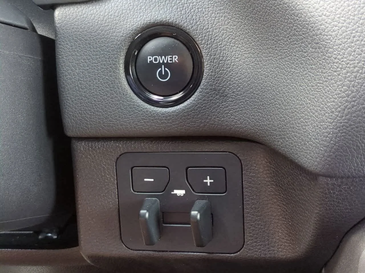 Certified Used 2025 Ice Cap Toyota SR5 image 28