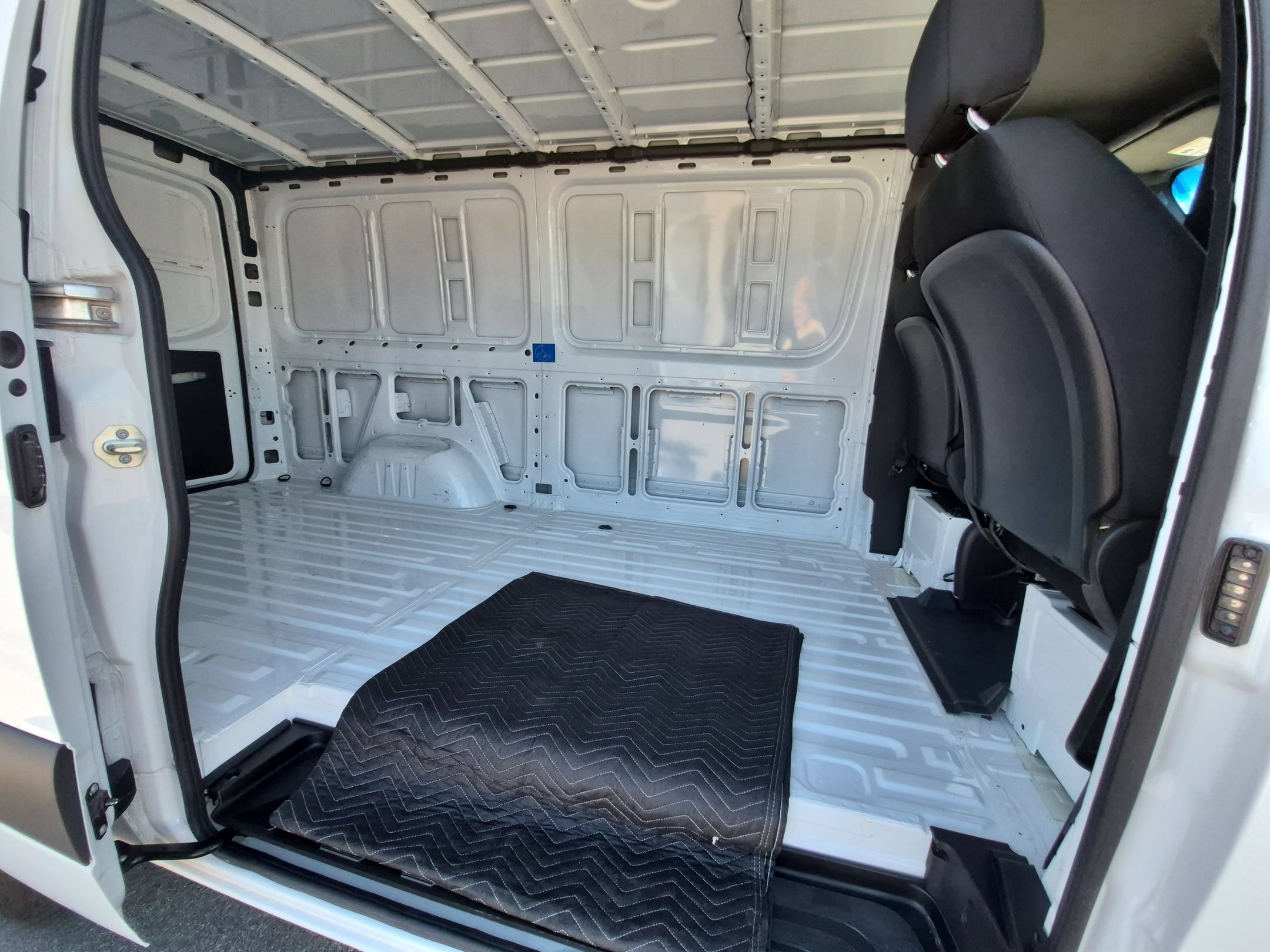 Used 2024 White Mercedes-Benz Cargo 144 WB image 28