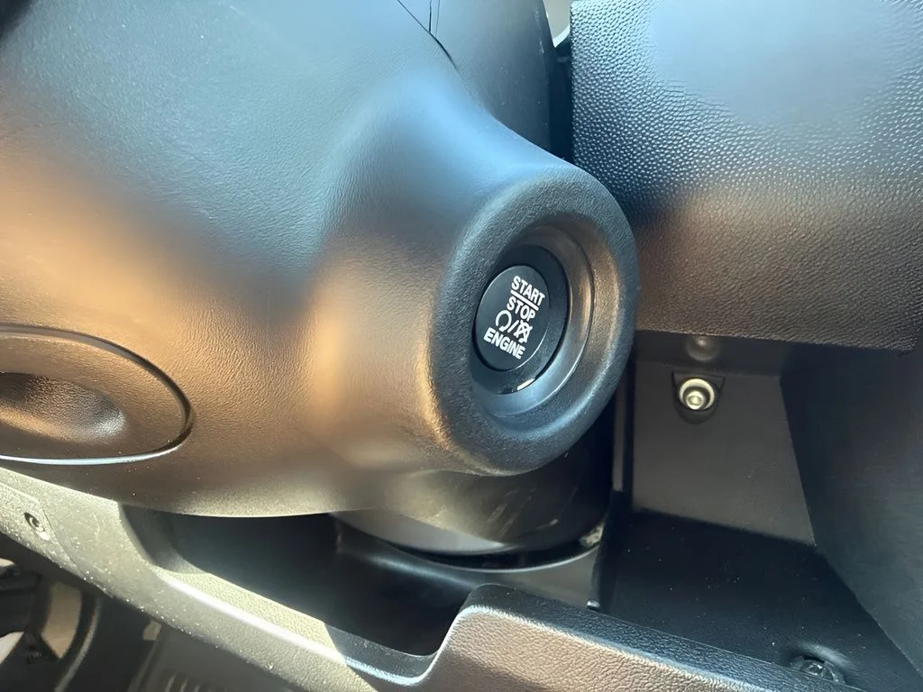 Used 2025 White Ram Base image 15