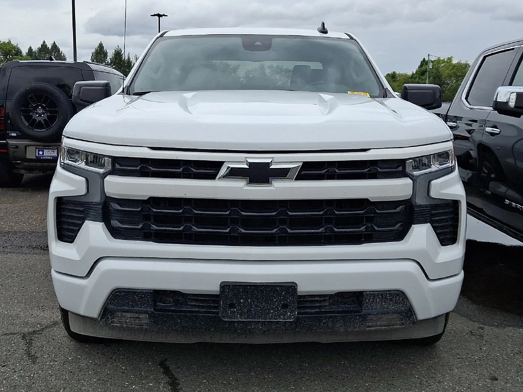 Used 2026 Summit White Chevrolet RST image 2
