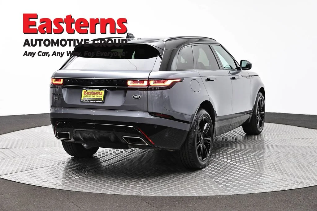 Used 2023 Gray Land Rover R-Dynamic S MHEV image 5