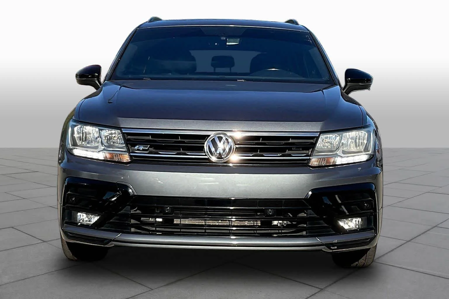 Used 2021 Platinum Gray Metallic Volkswagen SE R-Line Black image 4