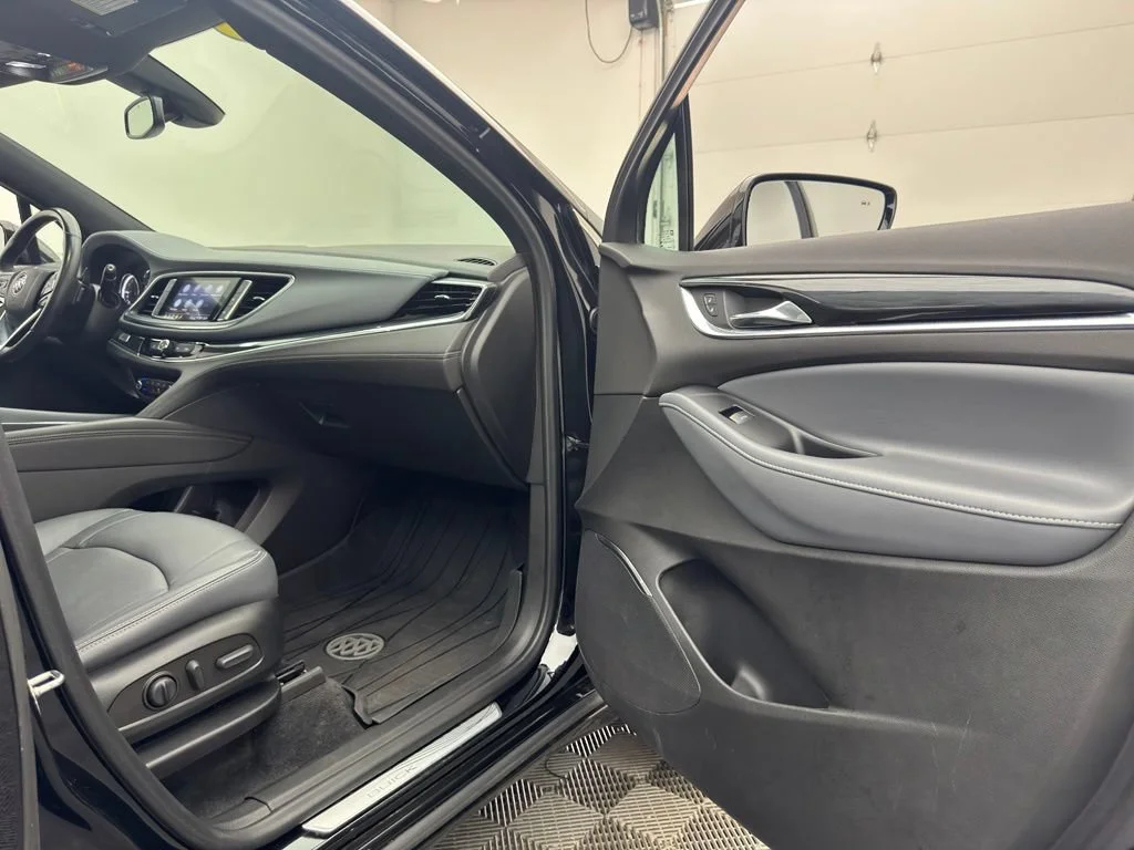 Used 2023 Ebony Twilight Metallic Buick Essence image 36