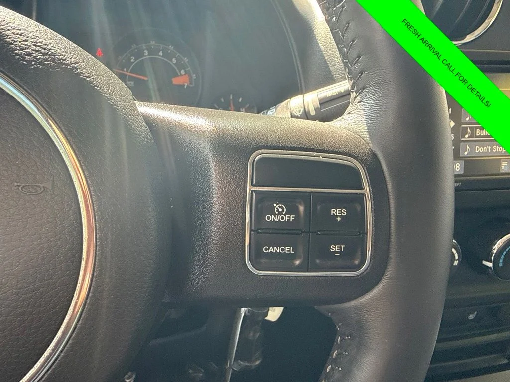 Used 2016 Crystal Metallic Jeep Latitude image 23