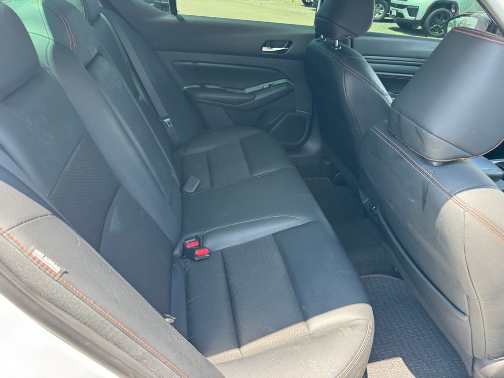 Used 2022 White Nissan 2.5 SR image 3