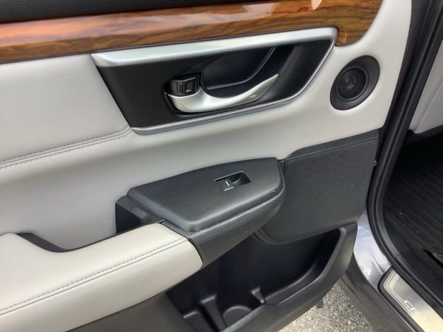 2017 Honda CR-V Touring - Photo 18