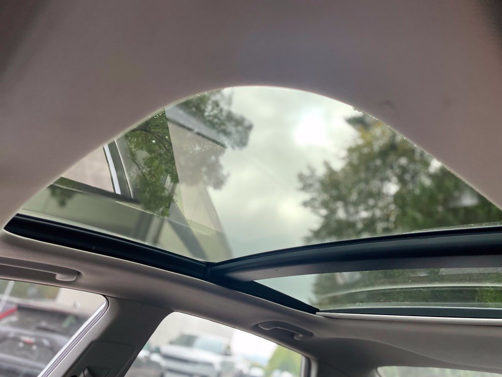 Used 2018 Sparkling Silver Kia EX image 17