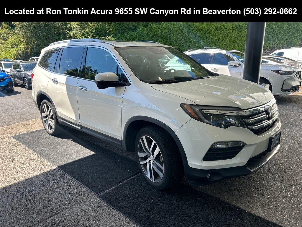 Used 2018 White Diamond Pearl Honda Touring image 1