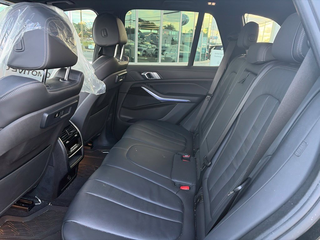 Used 2020 Black BMW xDrive40i image 12