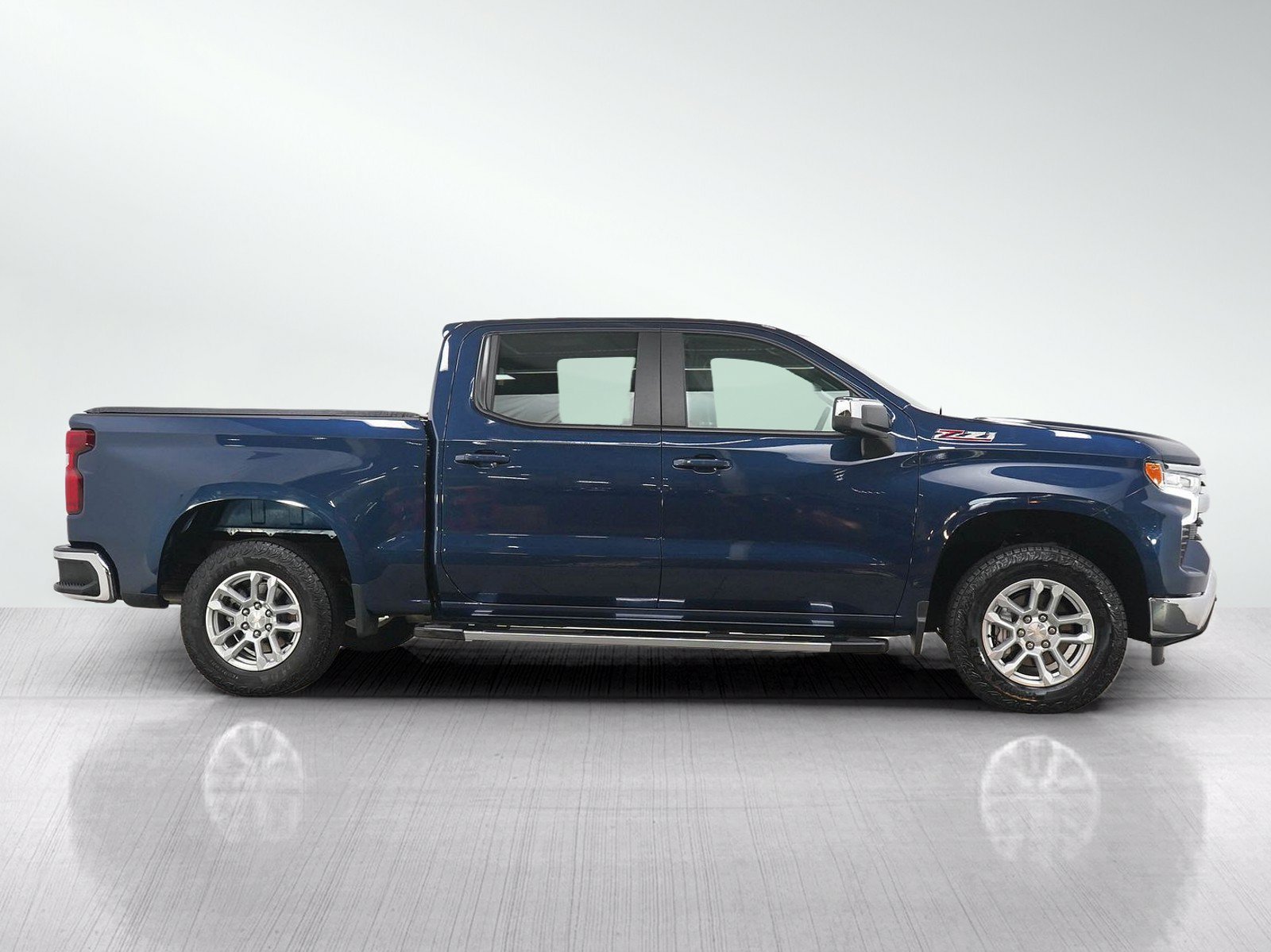 Used 2022 Northsky Blue Metallic Chevrolet LT image 6