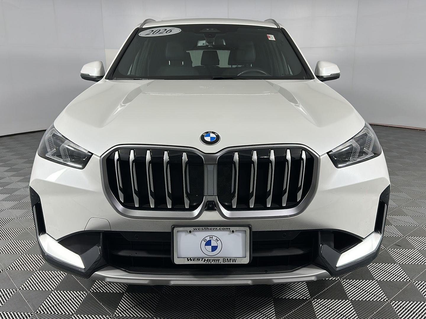 New 2026 Mineral White Metallic BMW xDrive28i image 4
